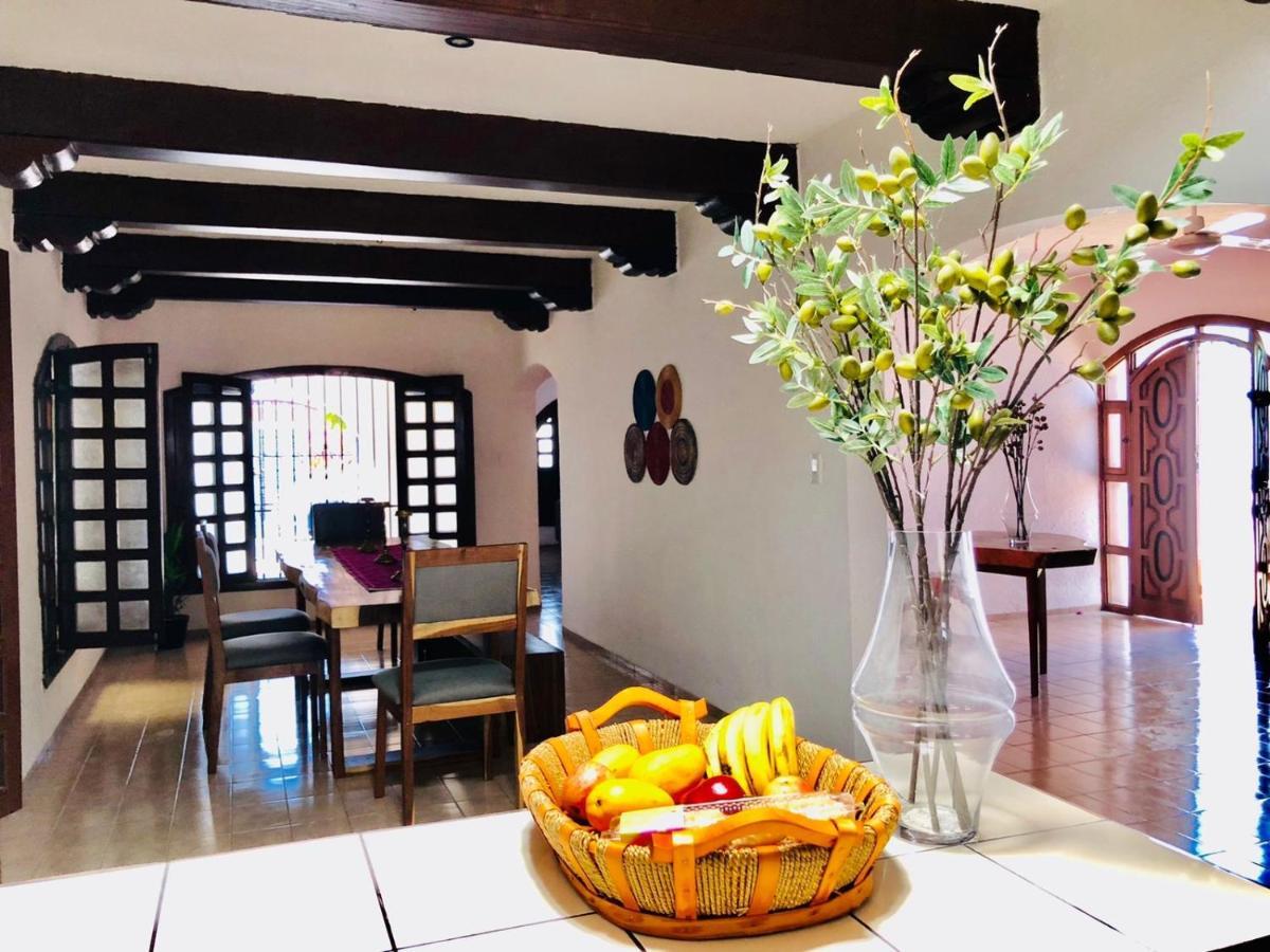 Villa Bugambilia Colonial Charm With Spacious Design And Private Pool Five Minutes From Downtown Mérida Exterior foto